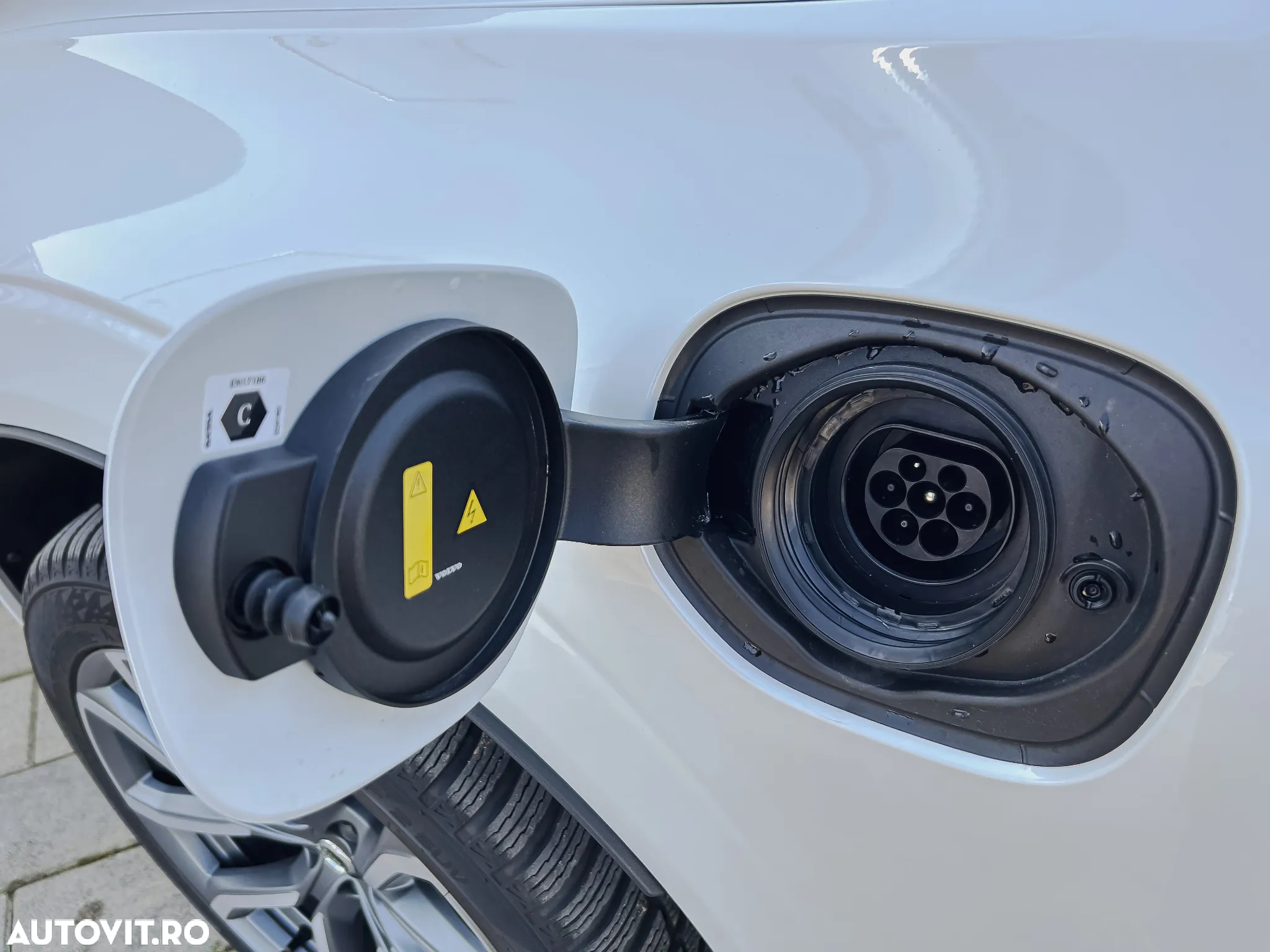 Volvo XC 60 Recharge T8 AWD AT Ultimate Dark - 8
