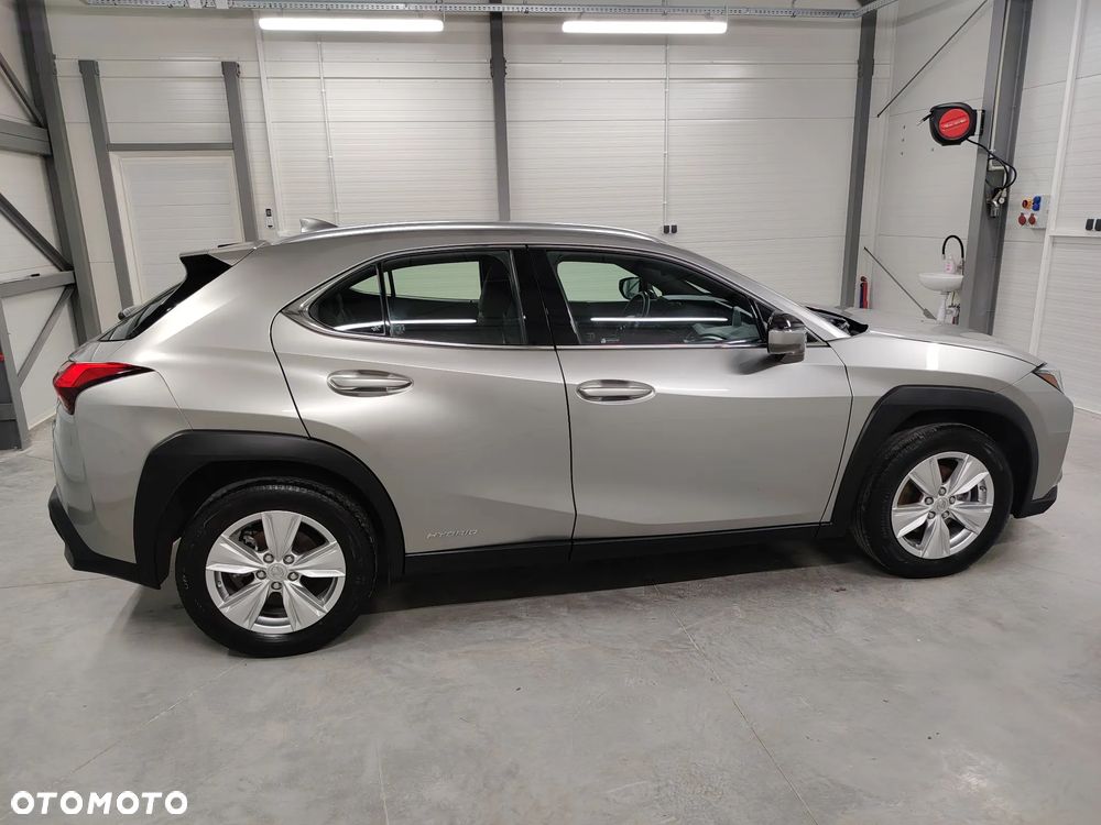 Lexus UX 250h Elegance 2WD - 14
