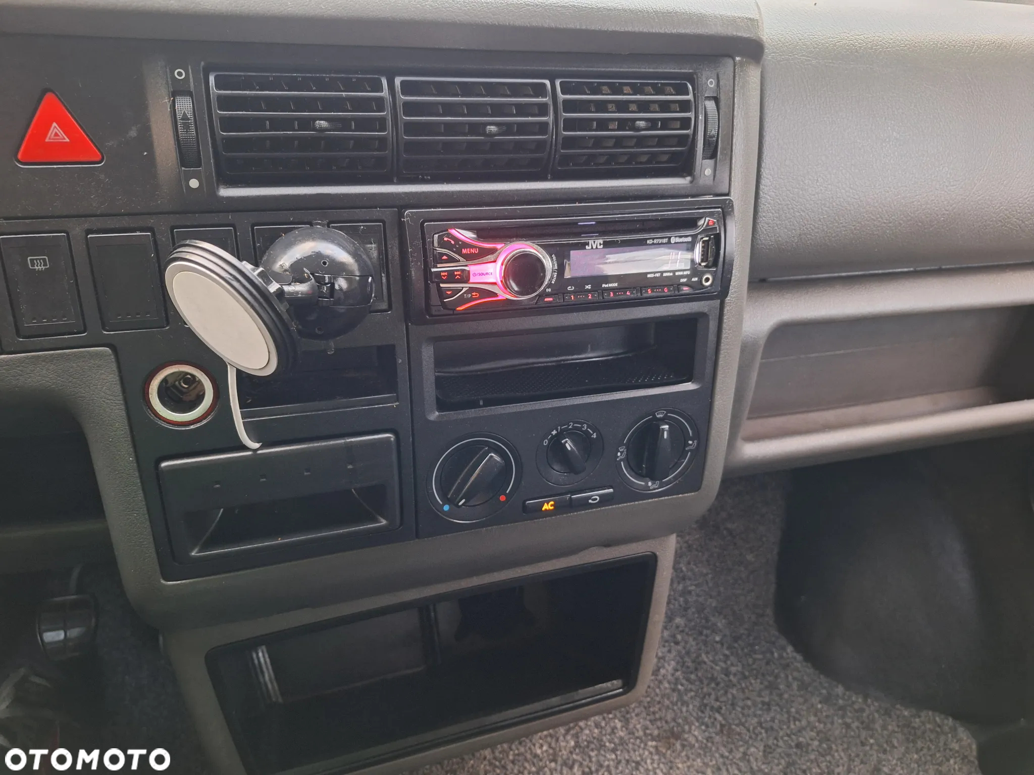 Volkswagen Transporter - 9