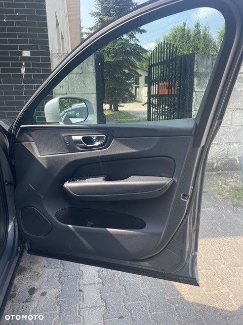 Volvo XC 60 D5 AWD R-Design - 13