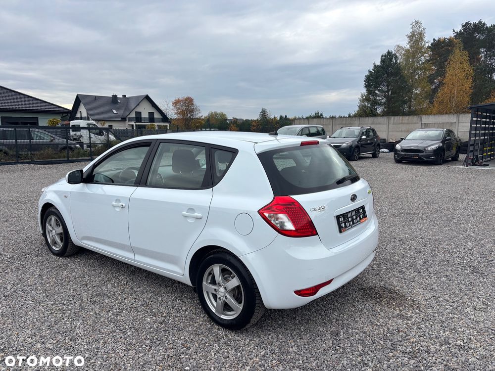 Kia Ceed 1.4 CVVT Attract - 14