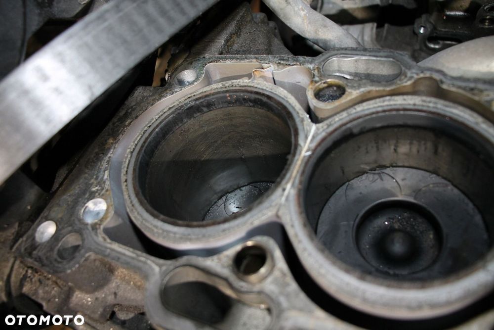 VOLVO V70XC70XC60 BLOK DÓŁ SILNIKA D5244T4 D5244T5 - 6