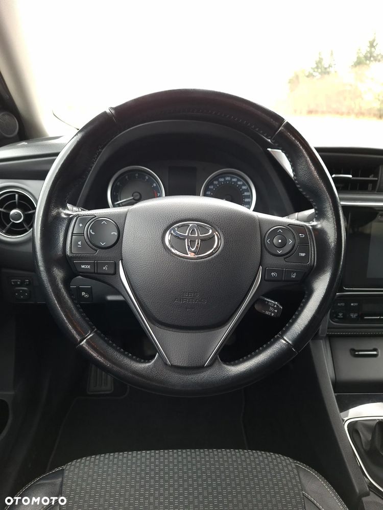 Toyota Corolla 1.6 Prestige EU6 - 10