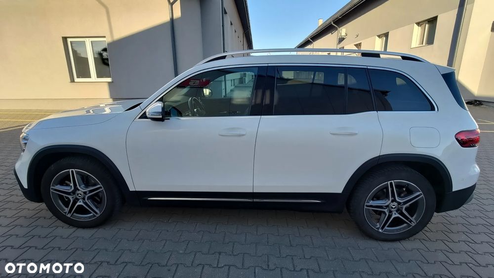 Mercedes-Benz GLB 200 4-Matic AMG Line 8G-DCT - 2