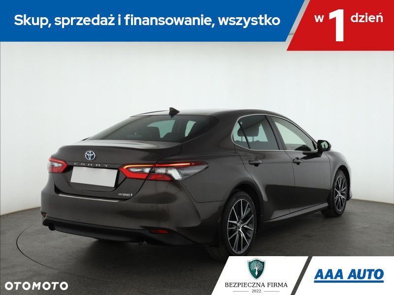Toyota Camry - 7