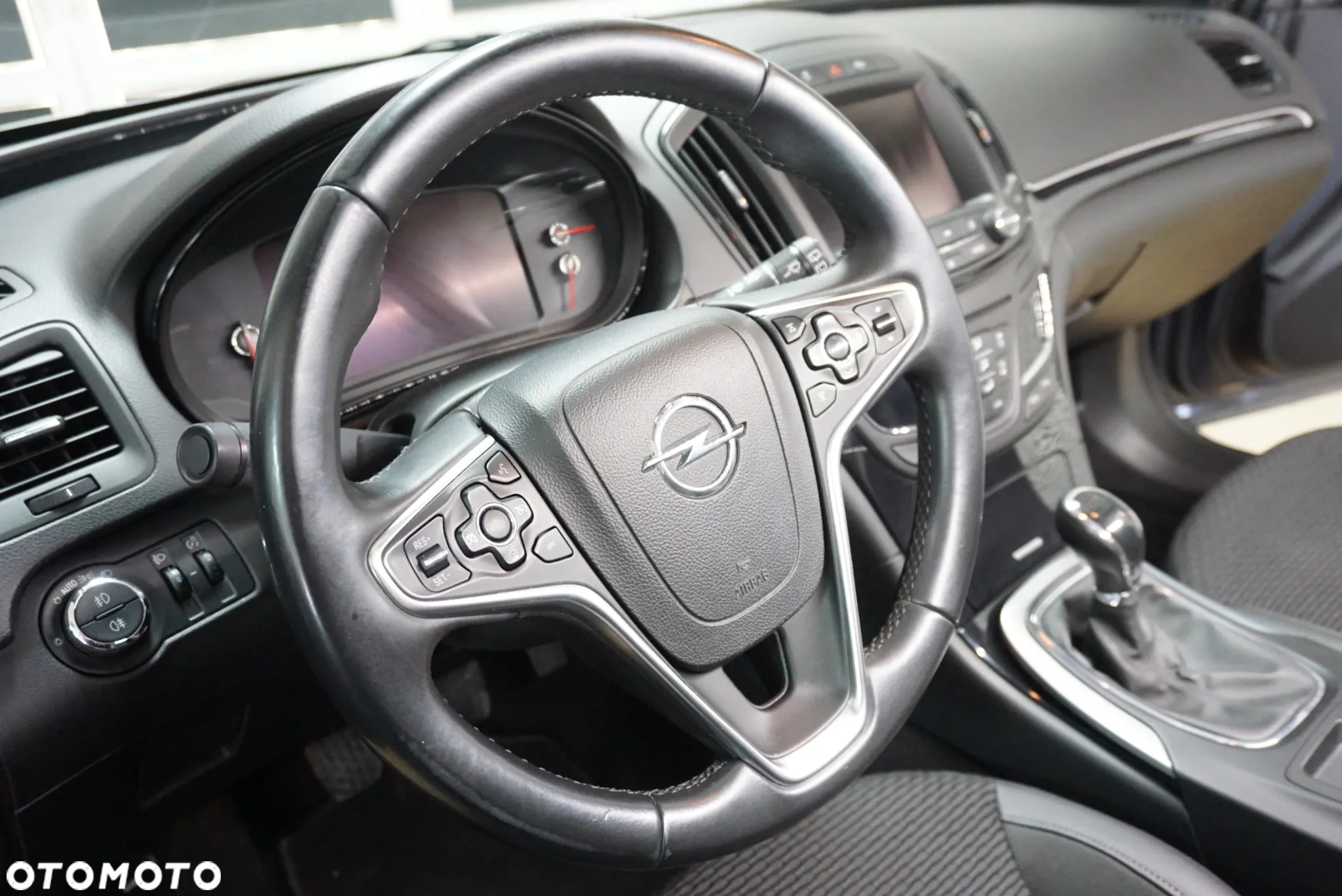 Opel Insignia 2.0 CDTI Sports Tourer ecoFLEXStart/Stop Edition - 16