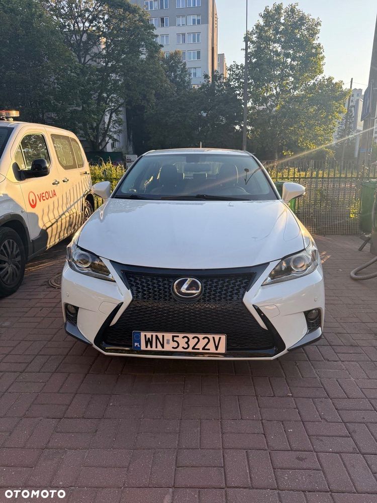 Lexus CT - 1