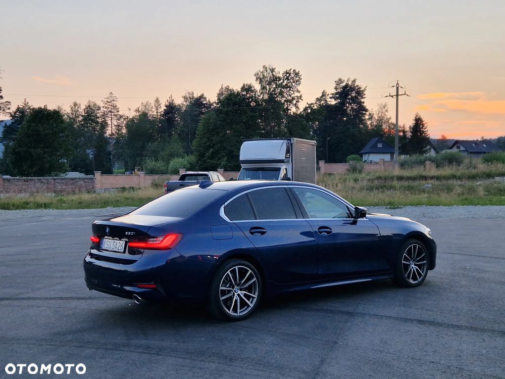 BMW Seria 3 330i Sport Line - 7