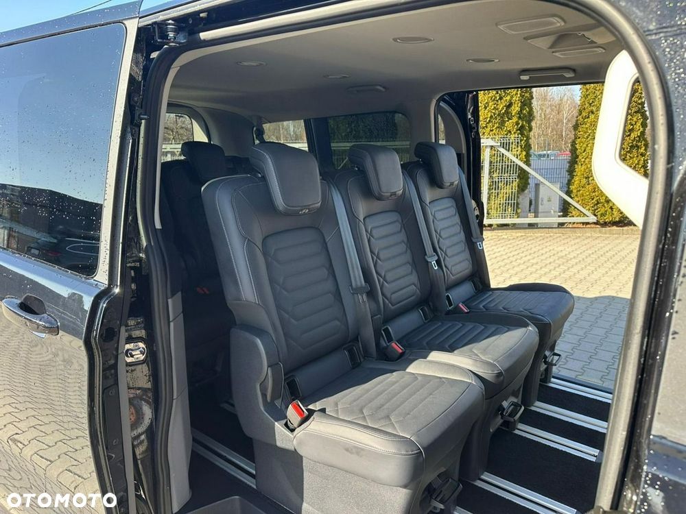 Ford Tourneo Custom - 19