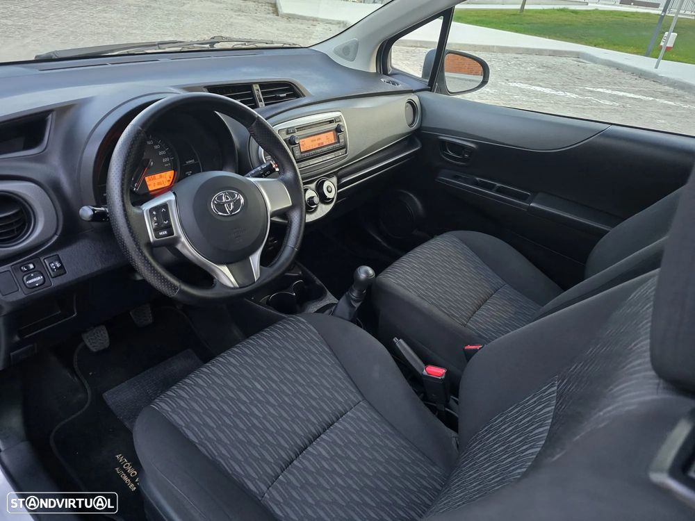 Toyota Yaris 1.0 VVT-i Comfort+P.Style - 7