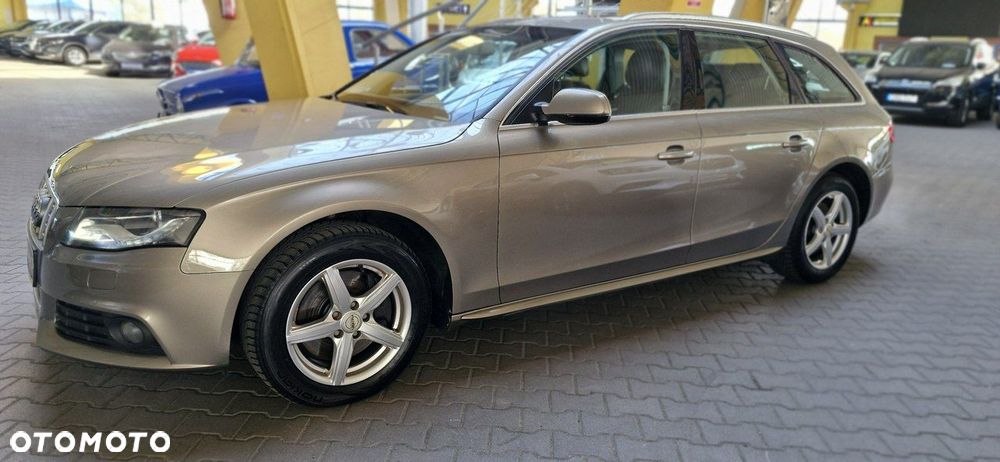 Audi A4 Avant - 4
