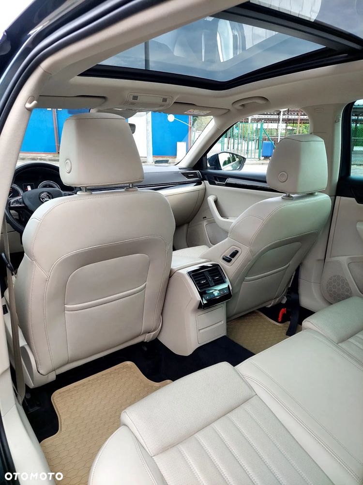 Skoda Superb 2.0 TDI 4x4 L&K DSG - 17