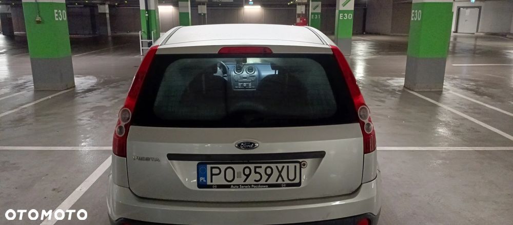 Ford Fiesta ver-1-3-ambiente - 5