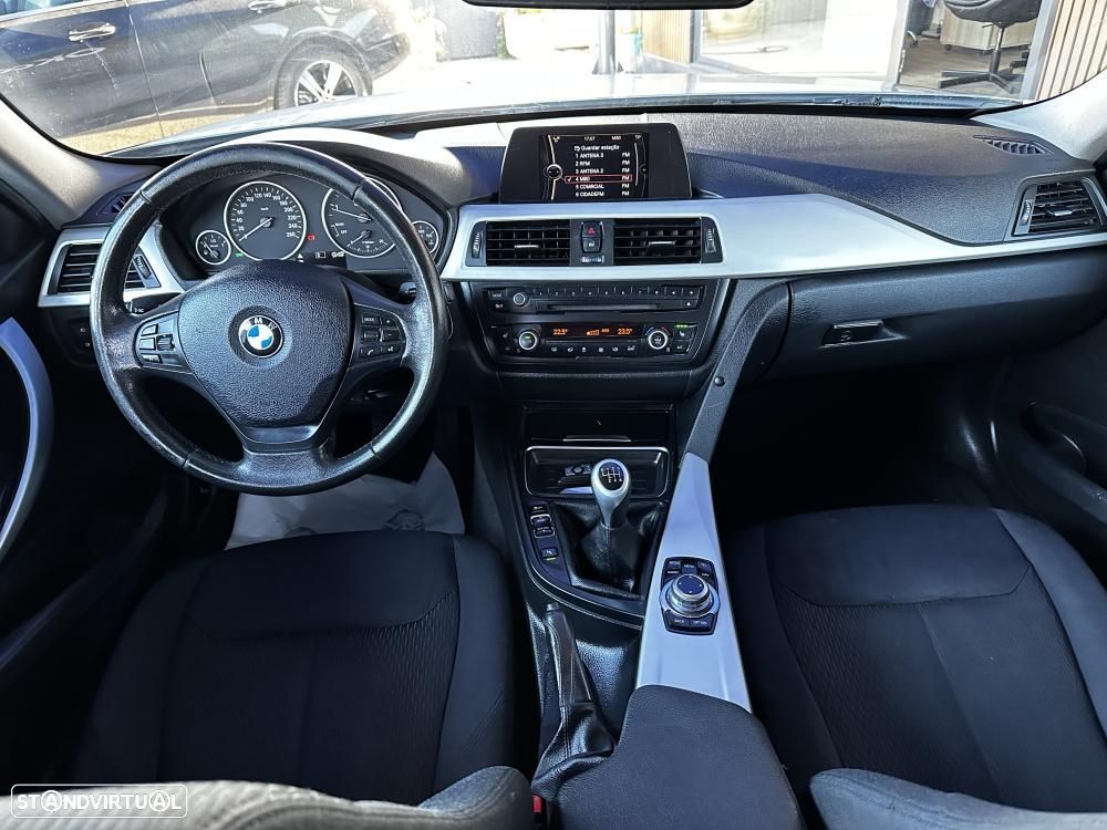 BMW 320 d Sport Line - 4