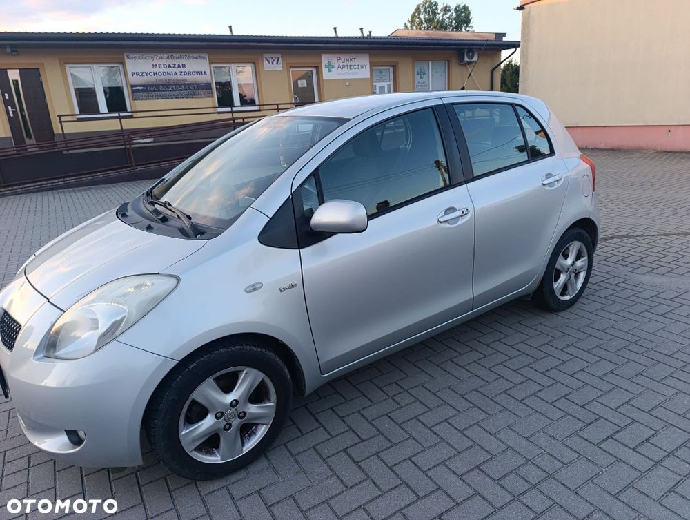 Toyota Yaris - 1