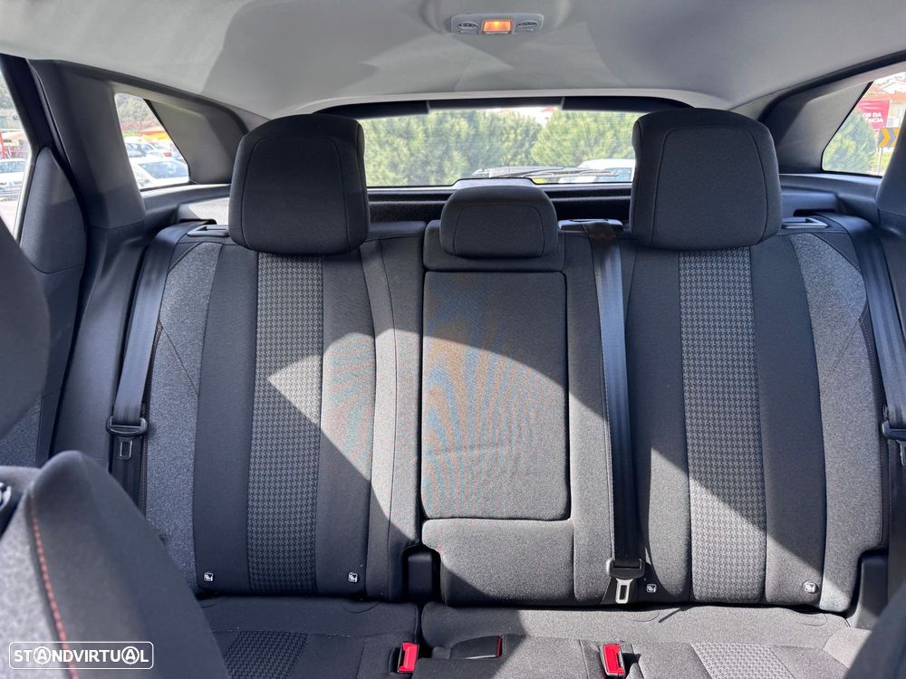 Peugeot 3008 1.2 PureTech Active - 11