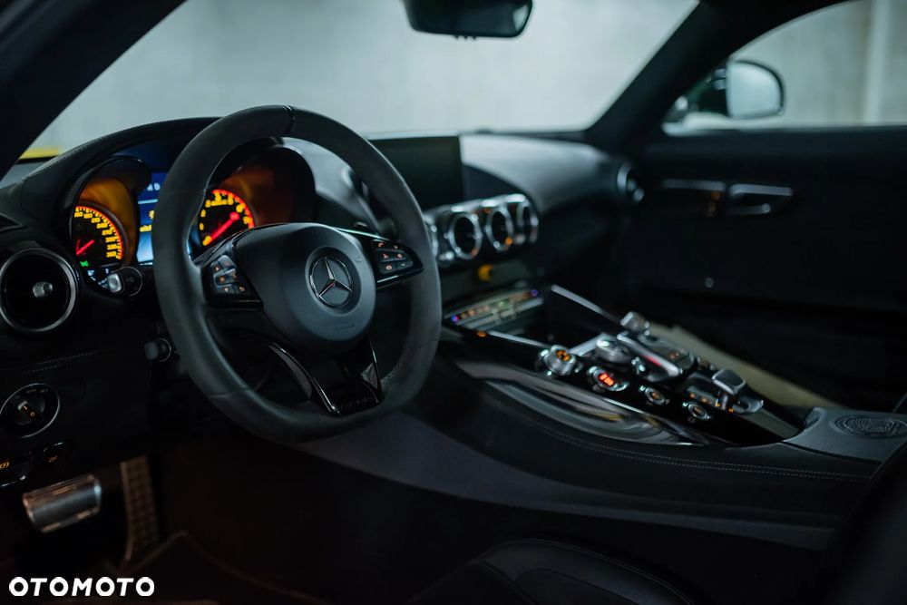Mercedes-Benz AMG GT R - 26