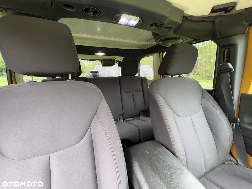 Jeep Wrangler - 23