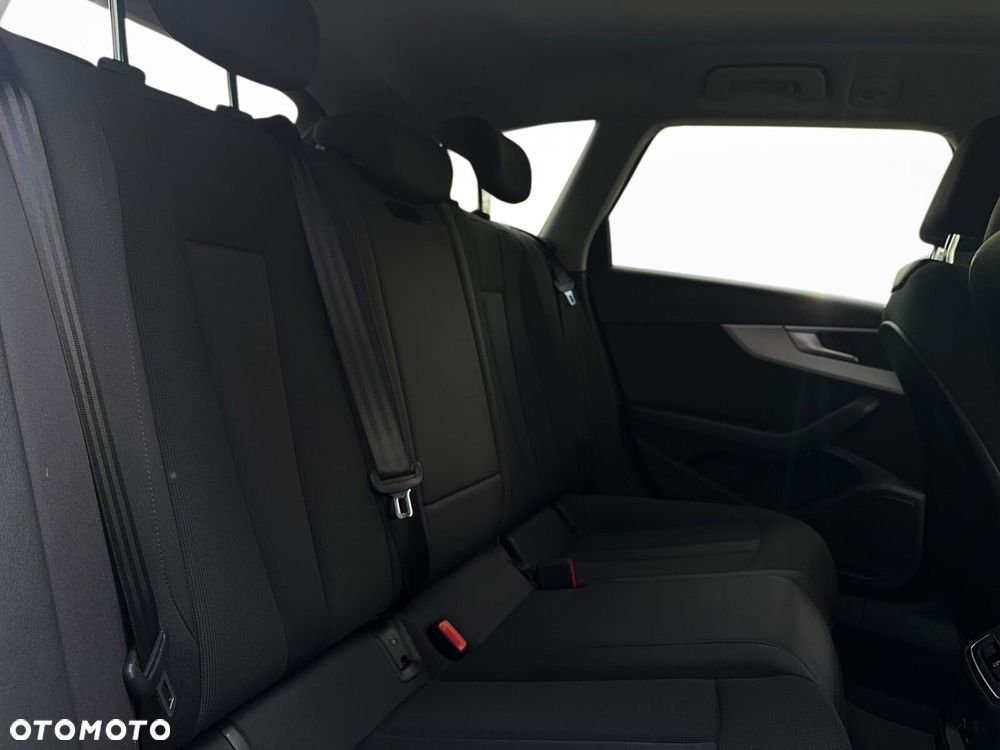 Audi A4 Avant 40 TFSI mHEV S tronic - 32