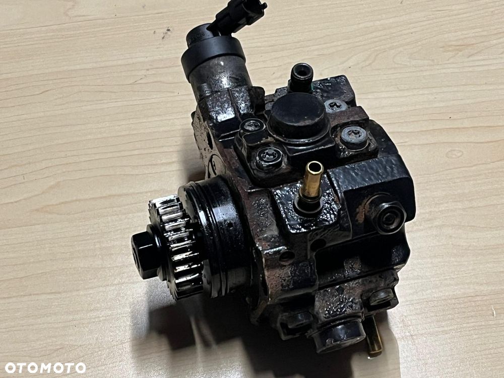 Pompa wtryskowa BOSCH 0445010404 Opel Vivaro Renault Trafic 1.6 CDTi - 1