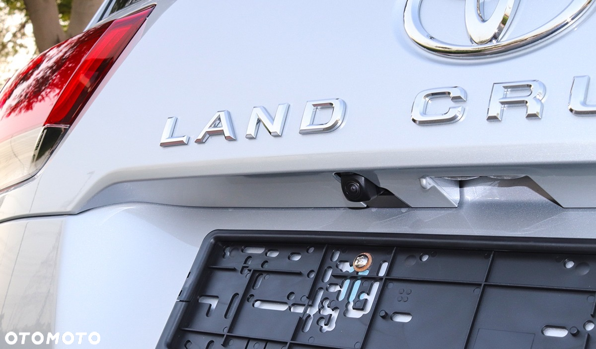 Toyota Land Cruiser - 35