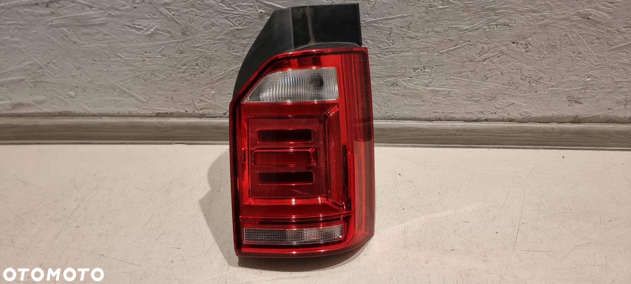 Lampa tył LED prawa VW T6 transporter multivan 7E0 - 1