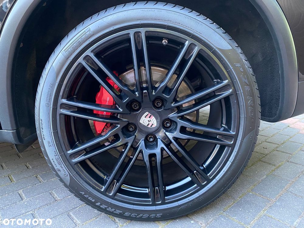 Porsche Cayenne Turbo - 30