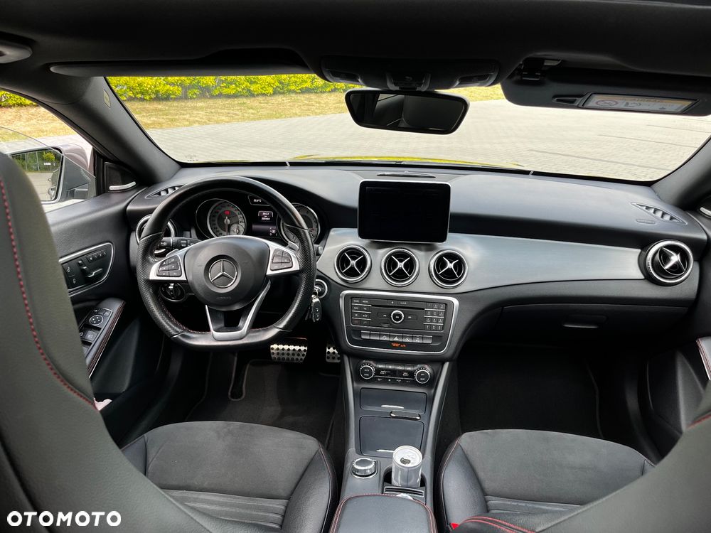Mercedes-Benz CLA 250 4-Matic AMG Line - 17