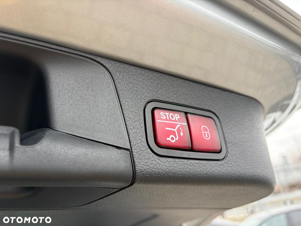 Mercedes-Benz GLB - 23