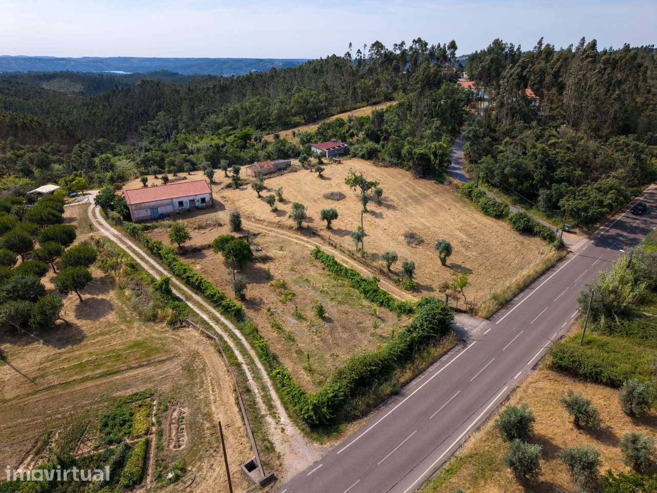 Quintinha com arquitetura aprovada, 7.160 m² e proximidade à Albufeira - Grande imagem: 3/26