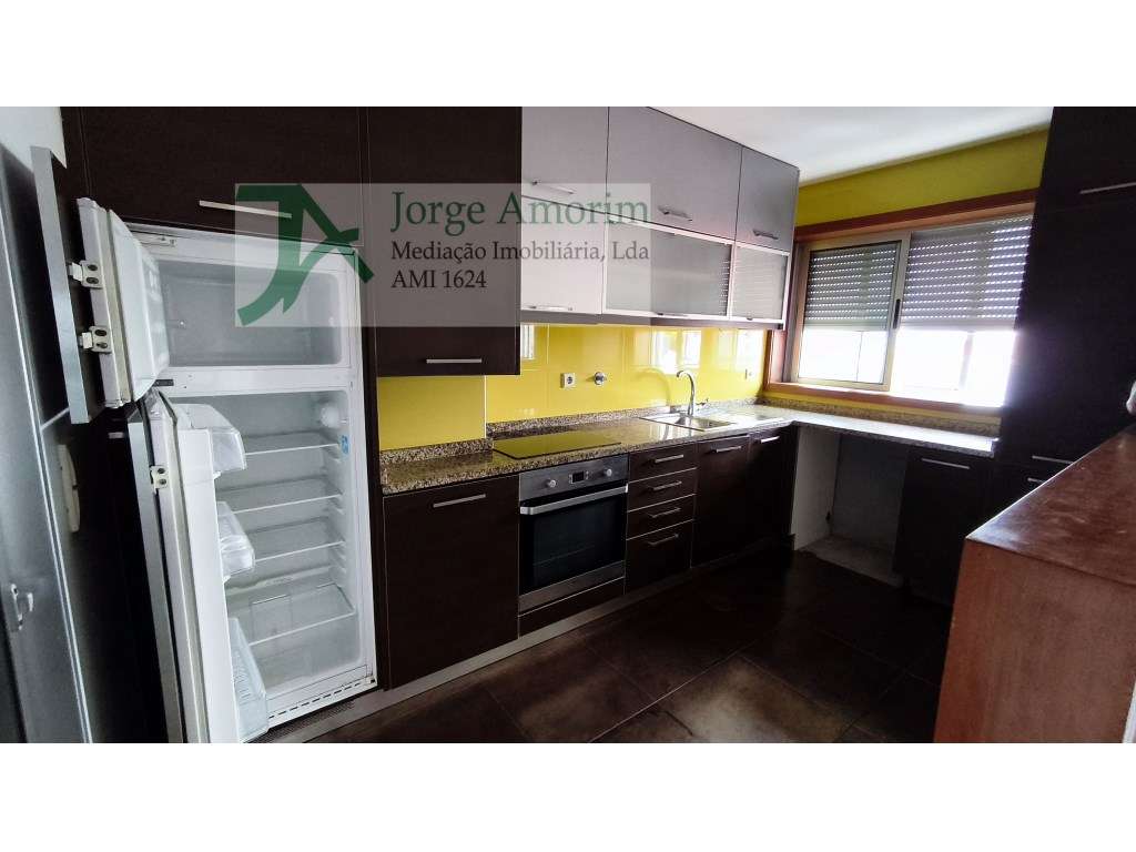 Apartamento T1 no 2º andar. L. garagem. Amial - Porto - Grande imagem: 2/12