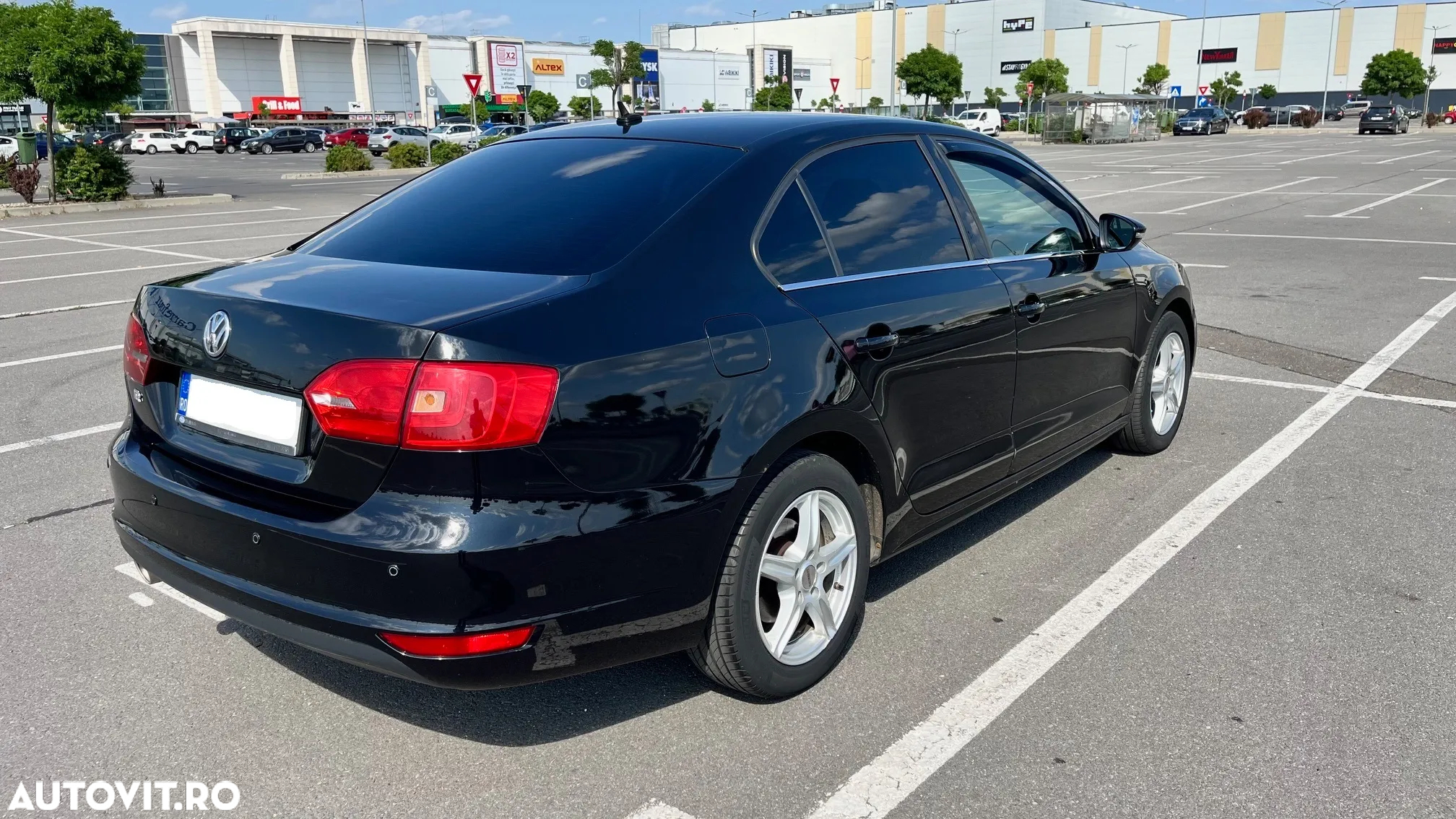 Volkswagen Jetta 1.6 TDI DPF Trendline - 4