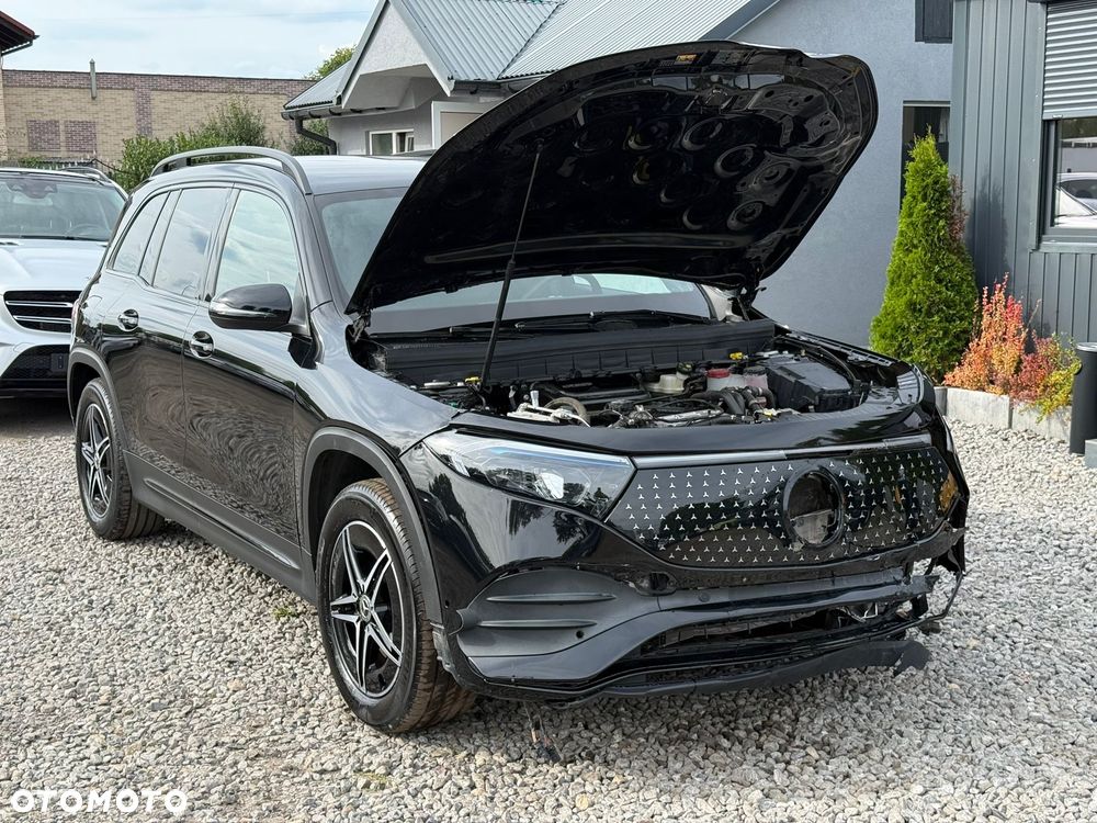 Mercedes-Benz EQB 300 4Matic AMG Line - 9