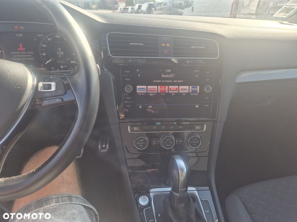 Volkswagen Golf 1.6 TDI SCR DSG Comfortline - 12