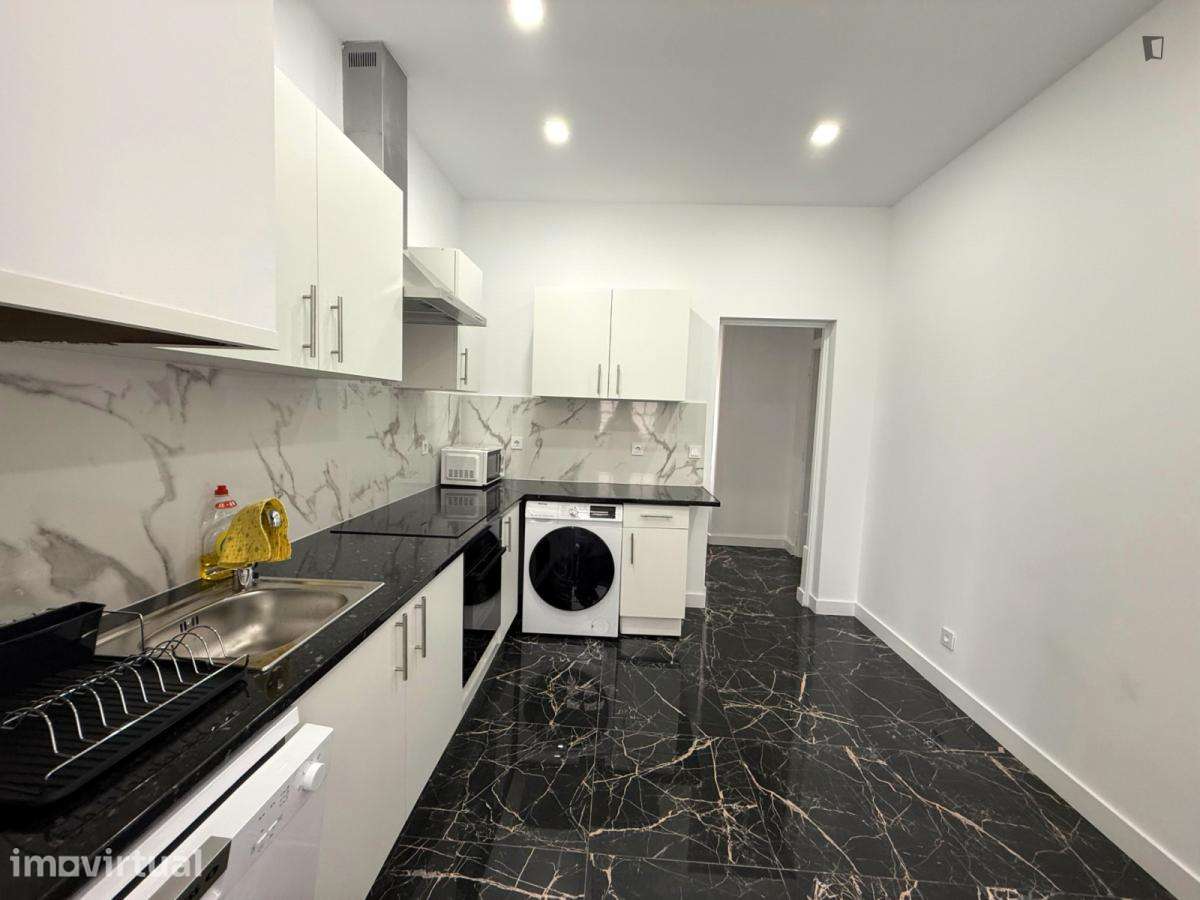 Quarto - localizado em Montes Claros Coimbra - Grande imagem: 2/6