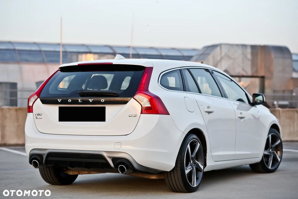 Volvo V60 D3 Geartronic RDesign - 16