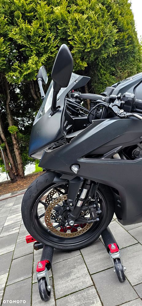 Honda CBR - 13
