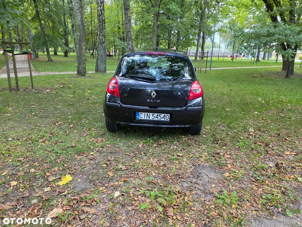 Renault Clio 1.6 16V Expression - 6
