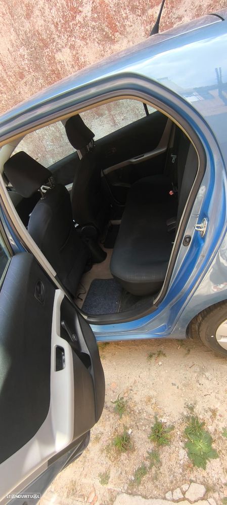 Toyota Yaris 1.0 VVT-i - 4