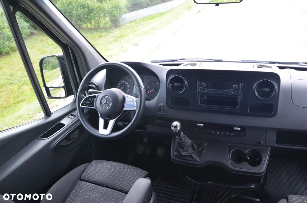 Mercedes-Benz Sprinter 907.235 - 4