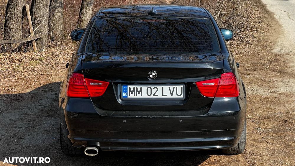 BMW Seria 3 318d - 16