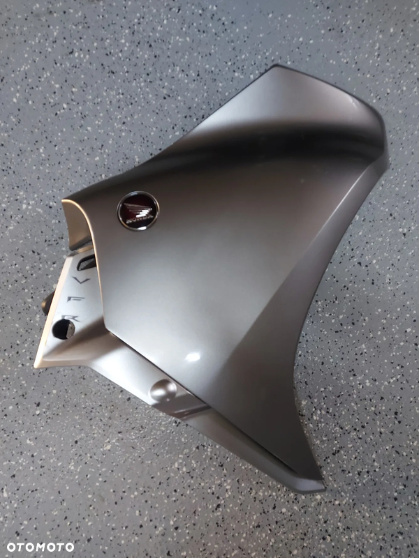 Honda VFR 1200 F owiewka boczek bok