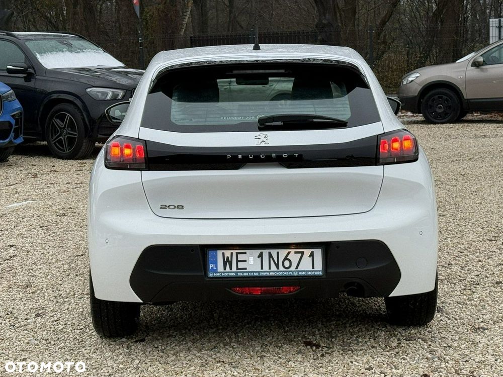 Peugeot 208 - 5