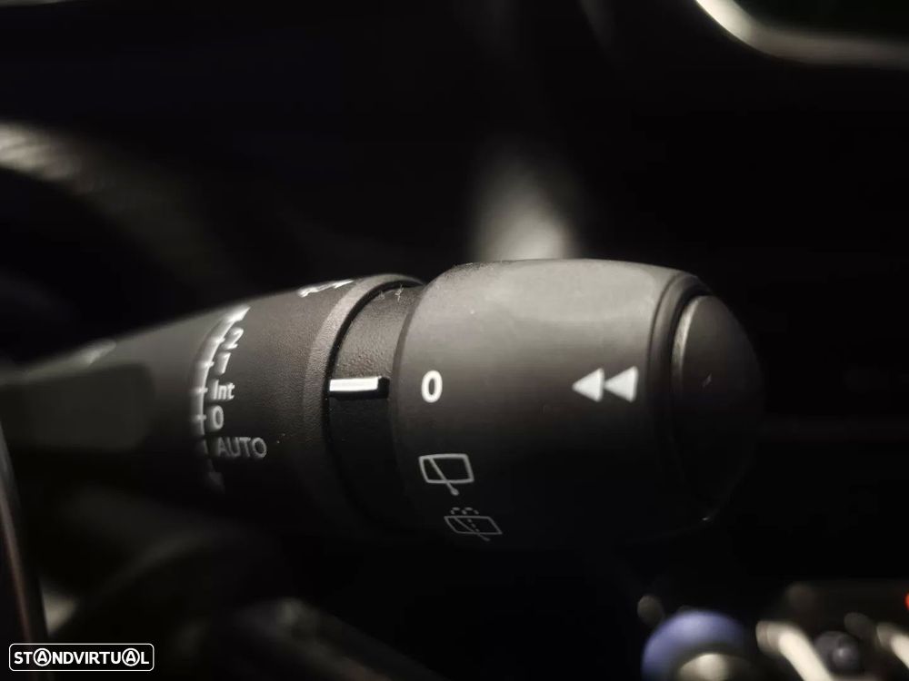 Peugeot e-2008 50 kWh Allure - 18