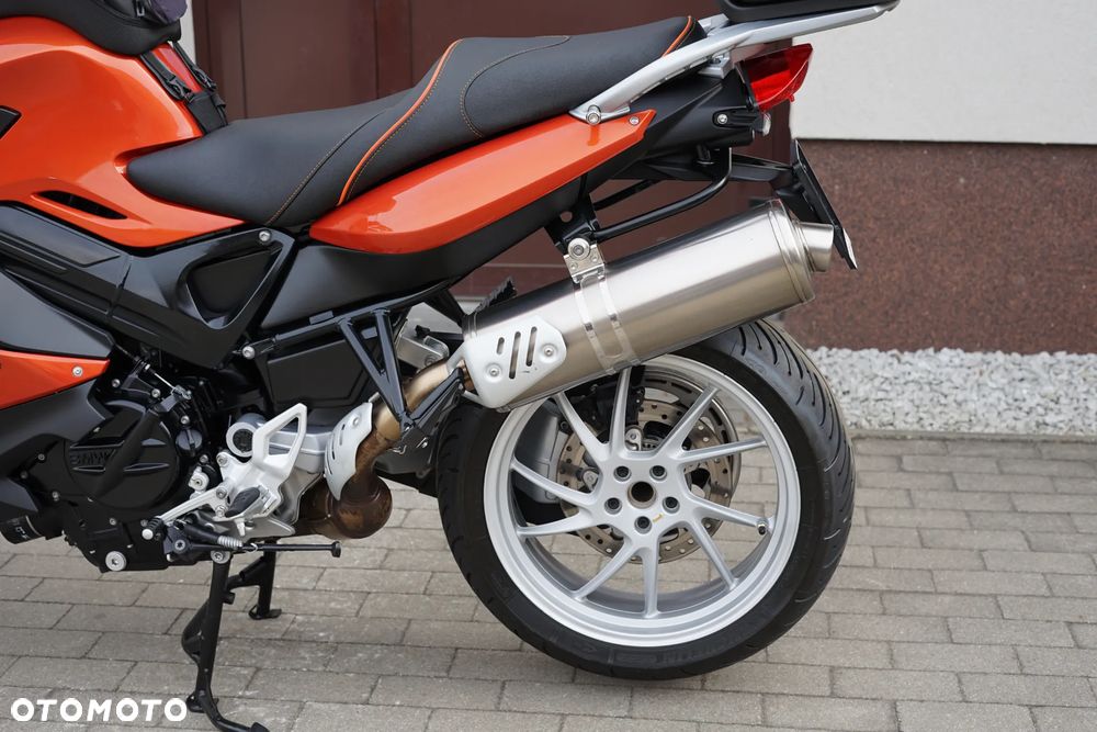 BMW F - 24