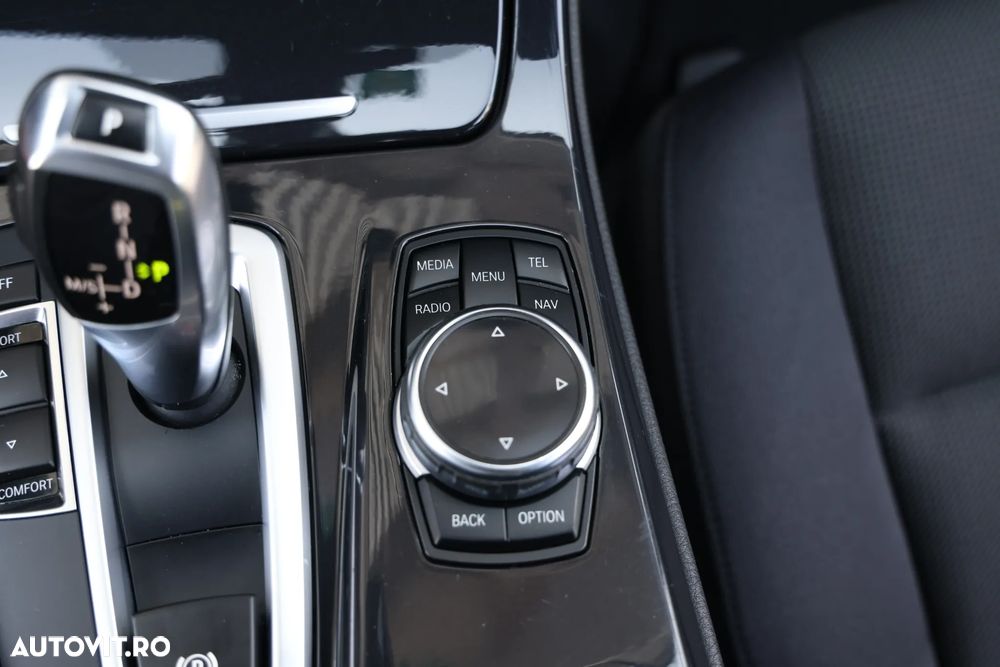 BMW Seria 5 518d Aut. - 29