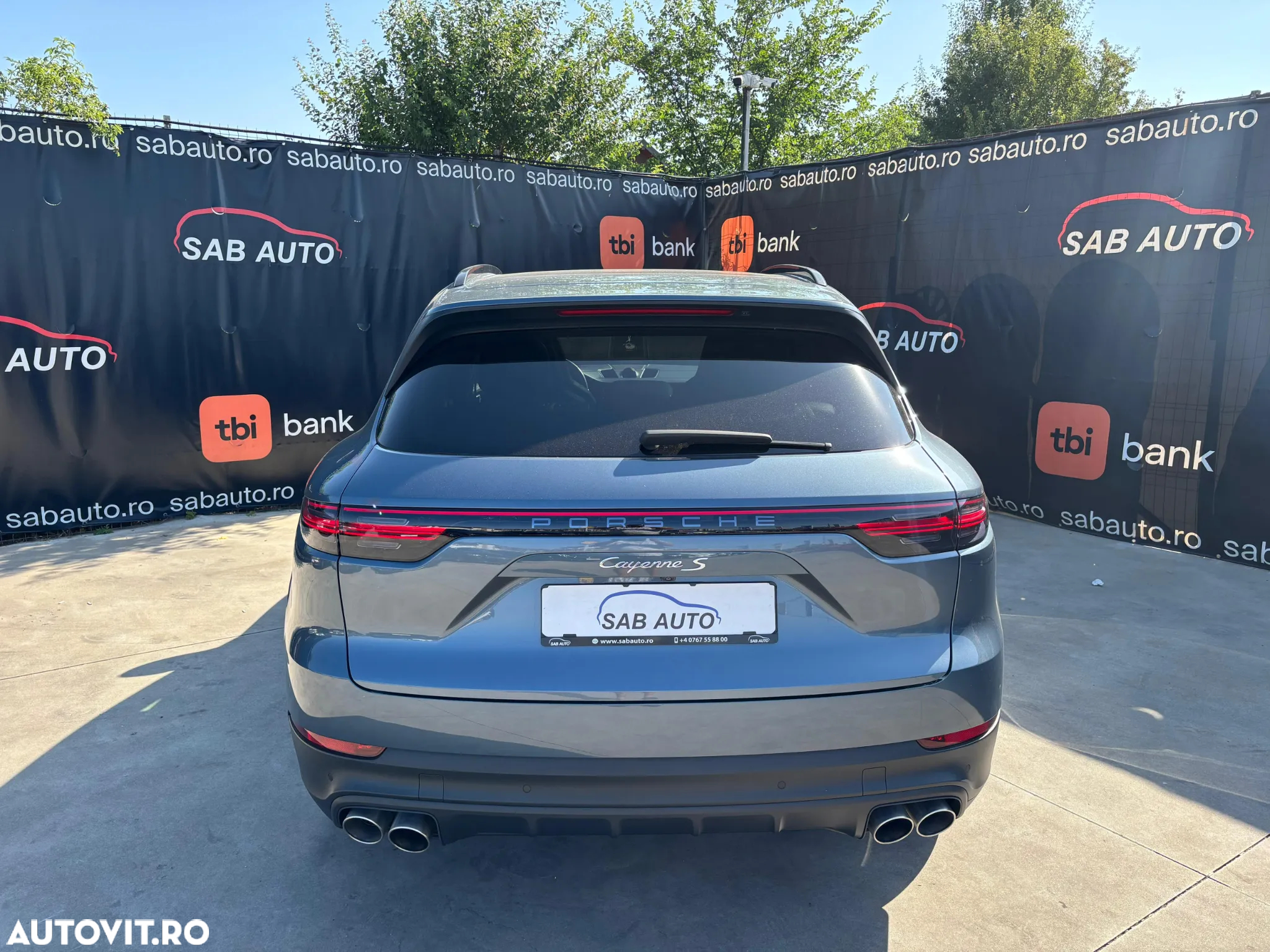 Porsche Cayenne S - 5
