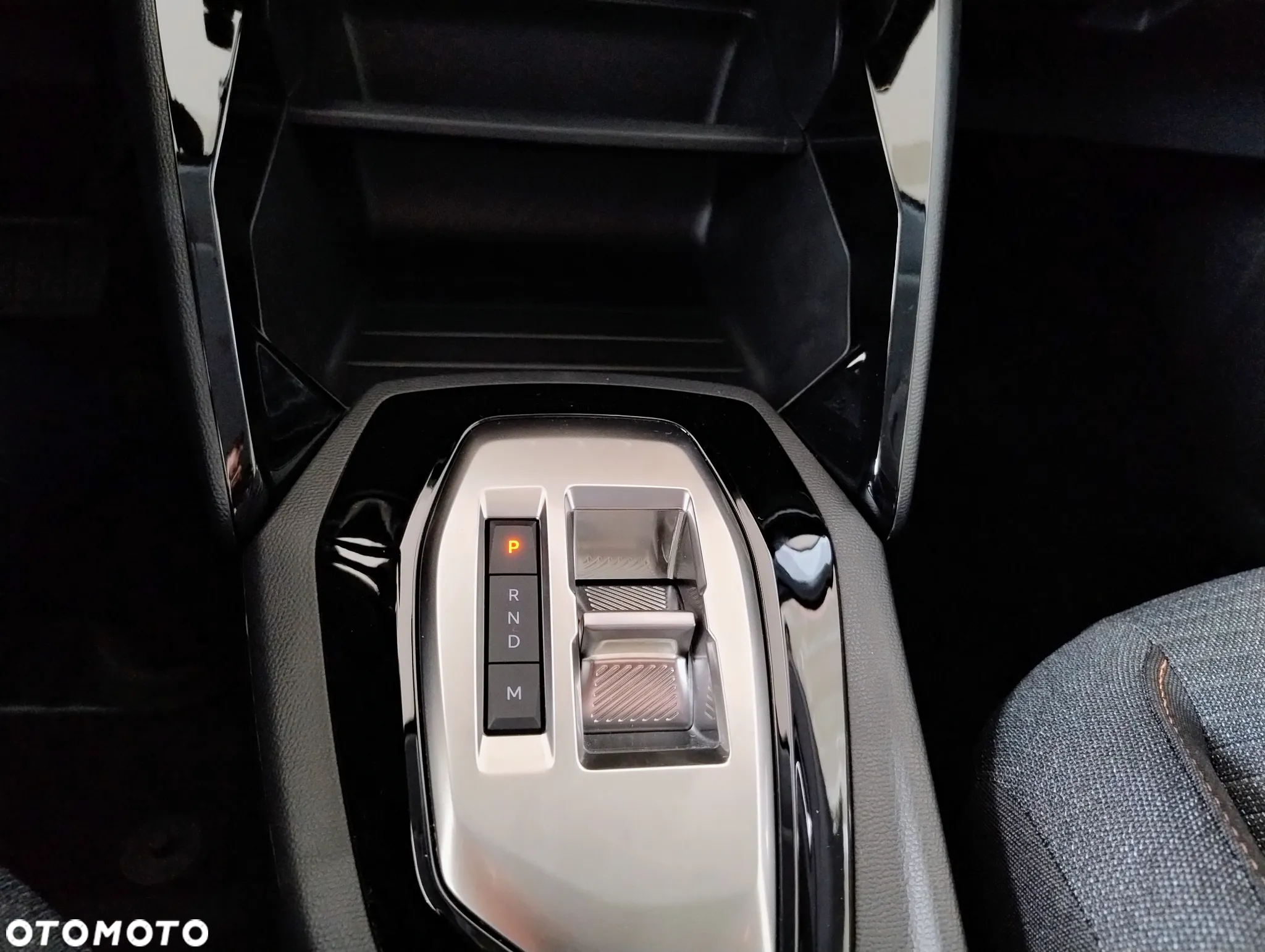 Peugeot 208 1.2 mHEV Style - 27