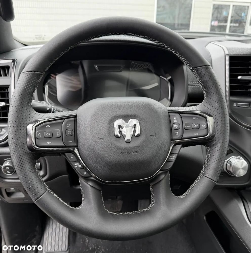 Dodge RAM 5.7 4x4 - 24