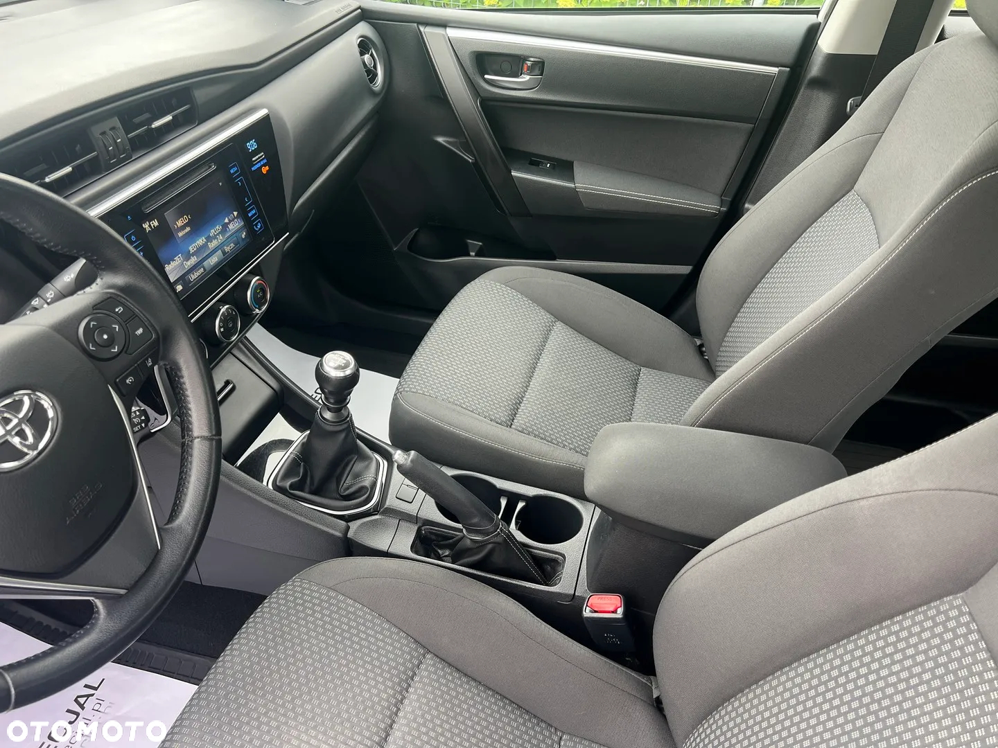 Toyota Corolla 1.6 Classic Plus - 11